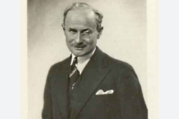 Julius Falkenstein's Age, Height, Weight, Net worth, Parents, Girlfriend, Wife, Biography, Wikipedia, Children, Birth Date. 1