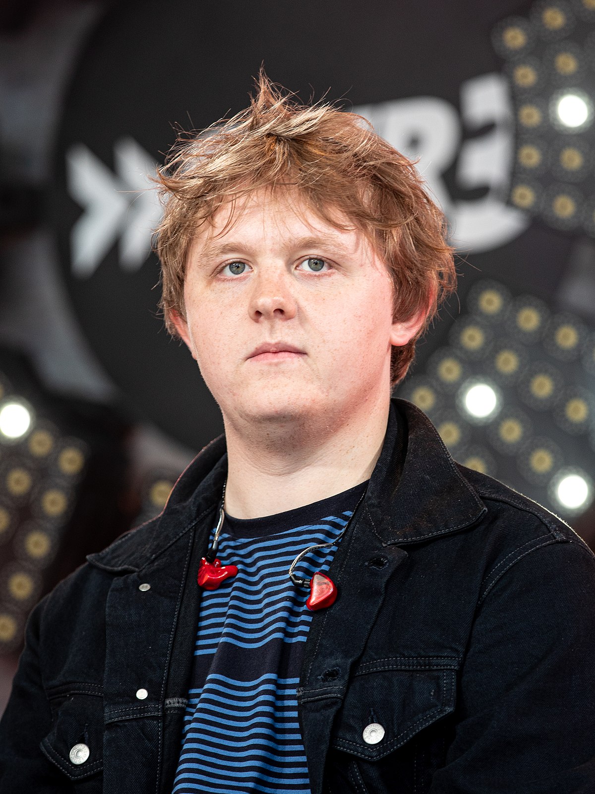È Lewis Capaldi